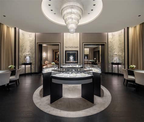 van cleef and arpels toronto.